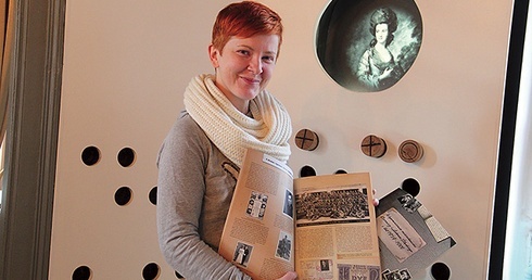 Małgorzata Krajczok ze wspomnieniami mieszkańców.