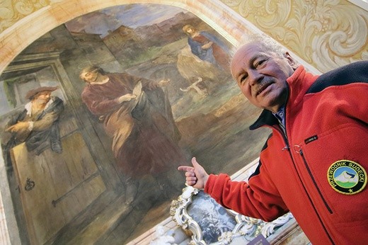 Mieczysław Gadzina zna  krzeszowskie opactwo  na wylot.