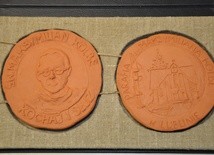 Medal przyznawany jest za realizację słów o. Maksymiliana Kolbego