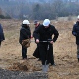 Początek budowy kościoła św. Jana Kantego
