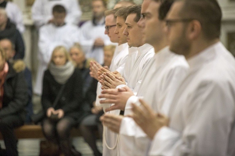 Święcenia diakonatu