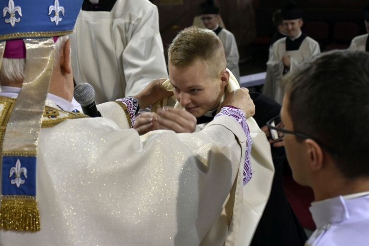 Przyjęcie stroju duchownego przez alumnów III roku