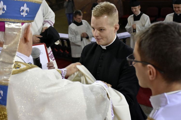 Przyjęcie stroju duchownego przez alumnów III roku