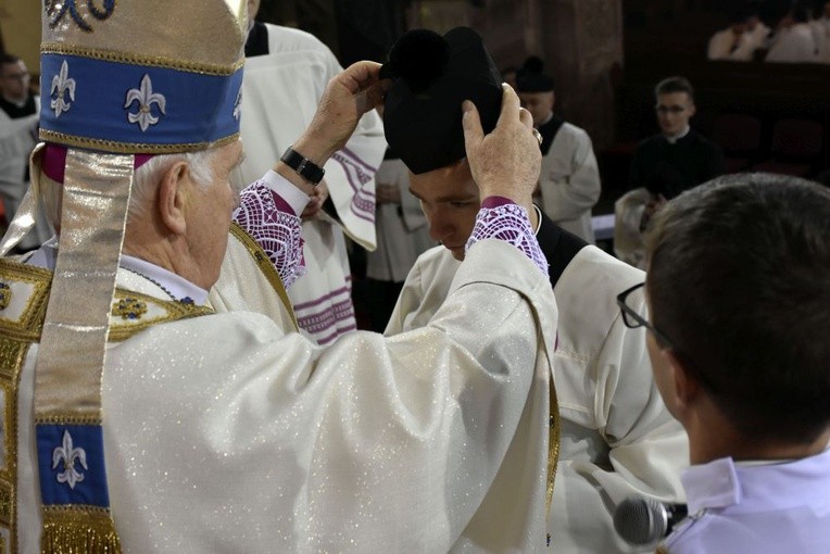 Przyjęcie stroju duchownego przez alumnów III roku
