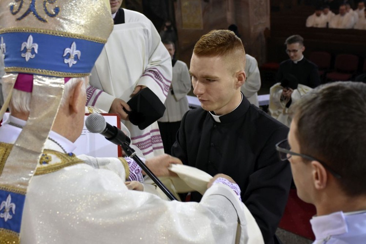 Przyjęcie stroju duchownego przez alumnów III roku