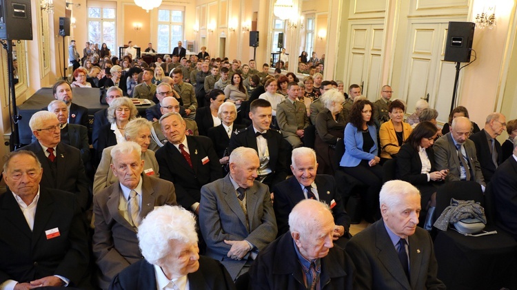 Wrocławianie świętują 150. urodziny marszałka Piłsudskiego 