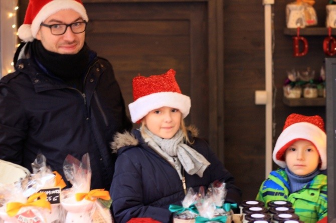 Jamark świąteczny na opolskim rynku