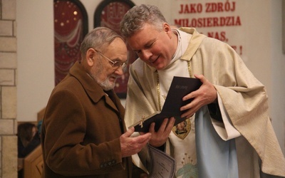 Medal otrzymał w tym roku m.in. Stanisław Santarek