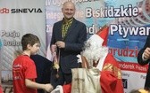 Św. Mikołaj z pływakami w Szczyrku