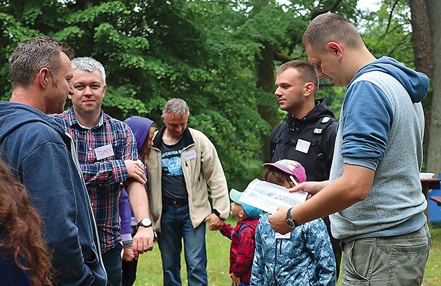 – Być przywódcą  to przede wszystkim być mężczyzną odpowiedzialnym – przekonują organizatorzy. 