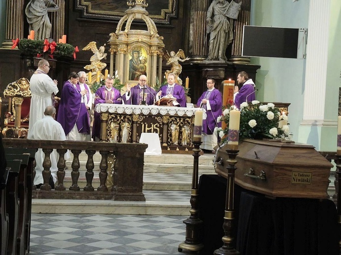 Ostatnie pożegnanie śp. dr. Tadeusza Niwińskiego