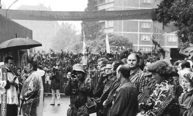 Strajk w Stoczni Gdańskiej w 1980 r. Robotnicy upomnieli się o sprawiedliwość i o Boga.