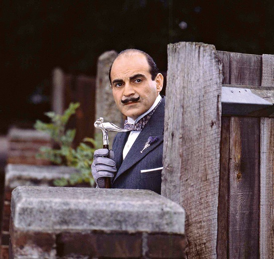 David Suchet, najsłynniejszy odtwórca Poirota, eksponował religijność detektywa. Nie wszystkim to się podobało.