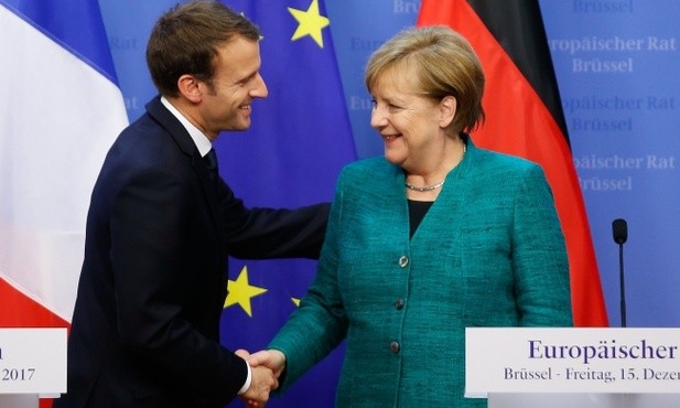 Macron i Merkel zadeklarowali wsparcie KE w decyzjach dotyczących Polski
