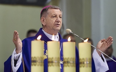 Bp Guzdek: Historia trzech oficerów MW potwierdza, że nie ma zbrodni doskonałej