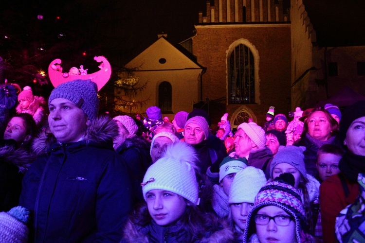 Choinka pod Oknem Papieskim 2017