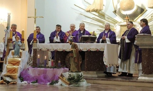 Msza św. w zagórnickim kościele parafialnym