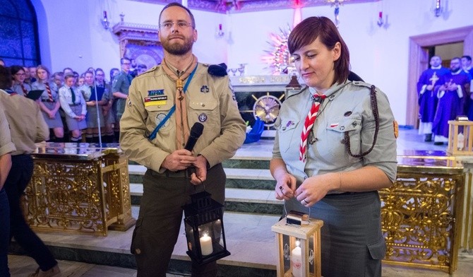 Światełko Betlejemskie dotarło do Polski 