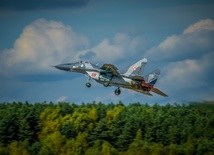 Wypadek wojskowego samolotu MiG-29 - pilot zdążył się katapultować