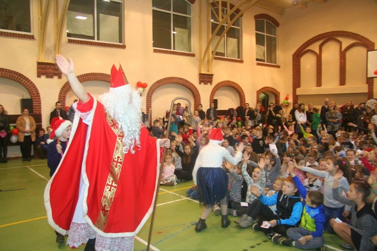 Spotkanie ze św. Mikołajem w Drezdenku