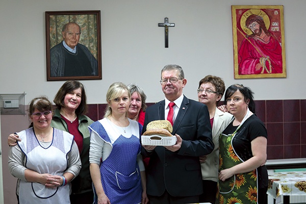 ▼	– Chleba dla nikogo nie może zabraknąć – mówią gospodarze bielskiej Kuchni św. Brata Alberta.