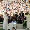 W 100. rocznicę pierwszego objawienia Matki Bożej papież Franciszek pielgrzymował do Fatimy.