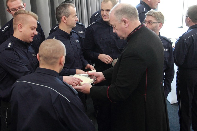 Poświęcenie pojazdów i opłatek gdańskich policjantów