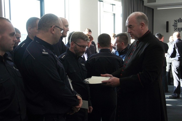Poświęcenie pojazdów i opłatek gdańskich policjantów