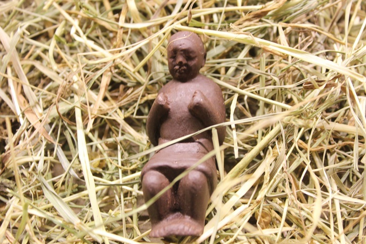 Figurki Dzieciątka z bytomskiej wystawy