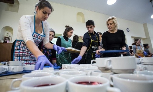 Święta z ubogimi w pięciu polskich miastach