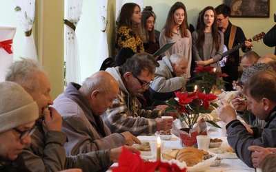 Co roku spotkanie wigilijne na Zielonej gromadzi setki potrzebujących osób