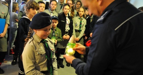 Betlejemskie Światło Pokoju u lubuskich policjantów