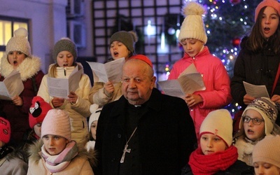 Kard. Dziwisz: Szukajmy Boga w sobie i wokół siebie