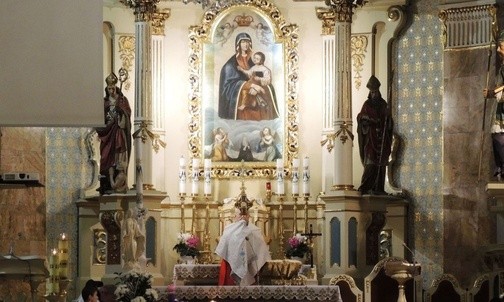 Obraz Matki Bożej Andrychowskiej w głównym ołtarzu kościoła św. Macieja