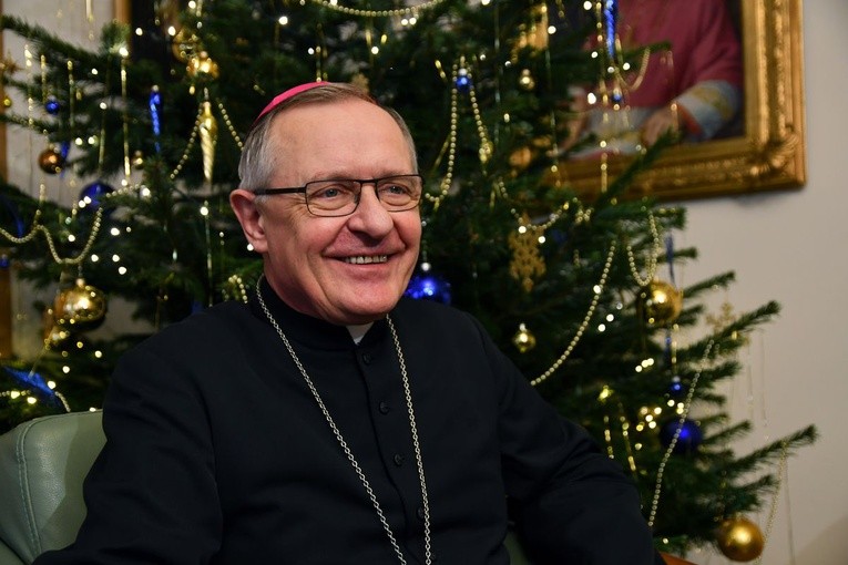 Bp Dajczak: Życzę zdumienia betlejemską nocą!