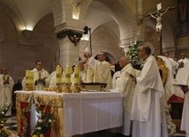 Podczas pasterki w Bazylice Bożego Narodzenia w Betlejem