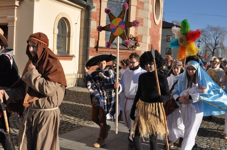 Bp nominat posyła kolędników misyjnych w Borzęcinie