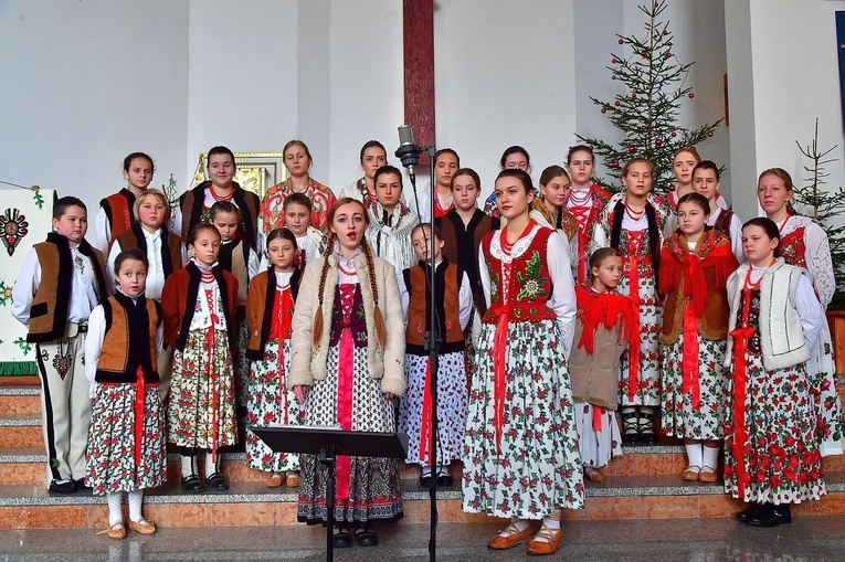 "Wśród nocnej ciszy" z "Turlikami"
