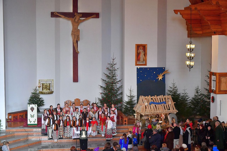 "Wśród nocnej ciszy" z "Turlikami"