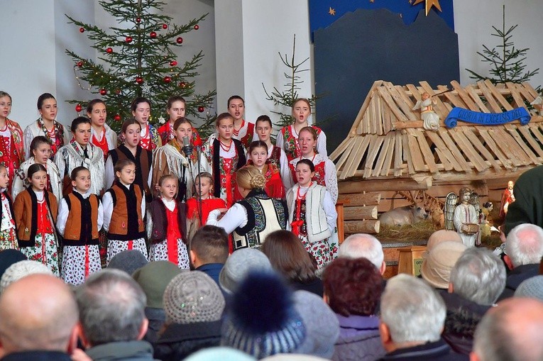 "Wśród nocnej ciszy" z "Turlikami"