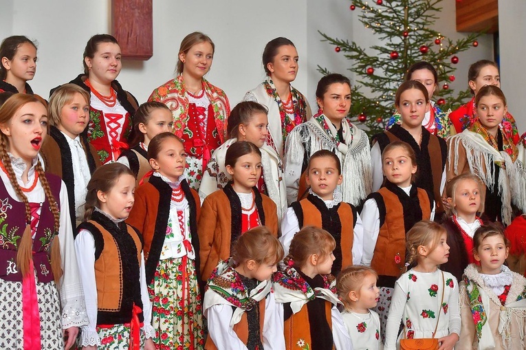 "Wśród nocnej ciszy" z "Turlikami"