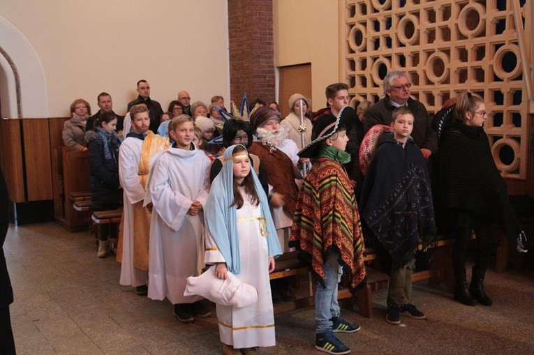 Kolędnicy misyjni w Mościcach