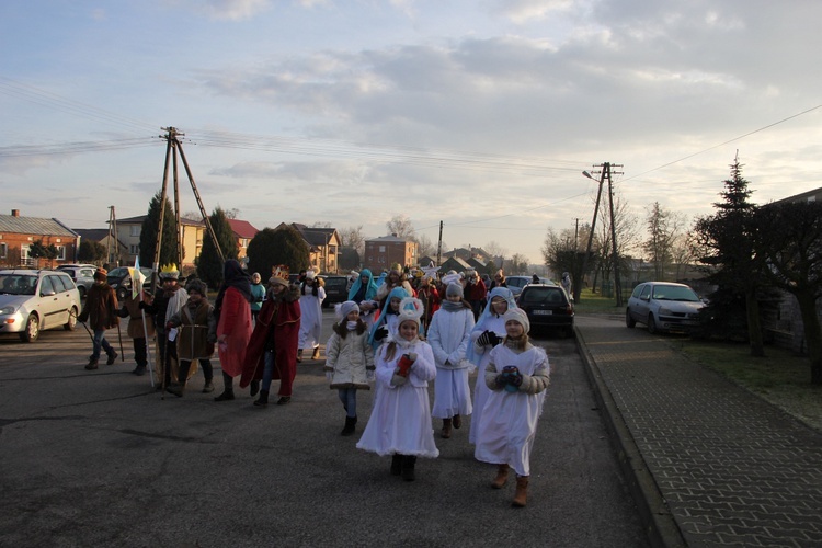 Kolędnicy misyjni z parafii w Złakowie