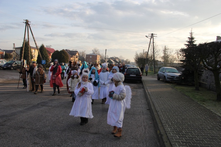 Kolędnicy misyjni z parafii w Złakowie