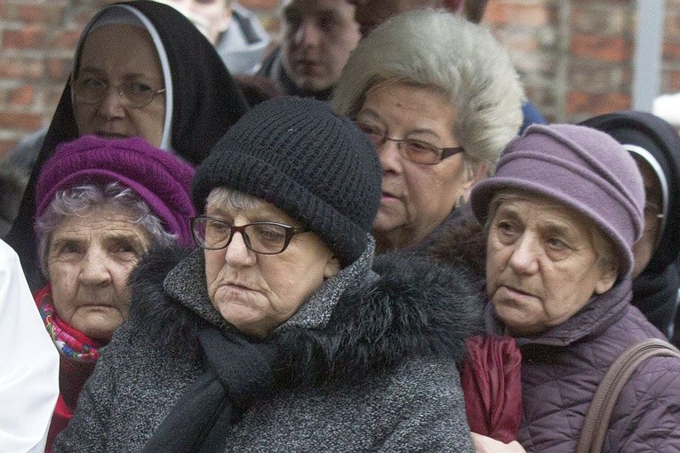 Bp Stanisław spoczął na Cmentarzu Bródzieńskim