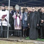 Bp Stanisław spoczął na Cmentarzu Bródzieńskim