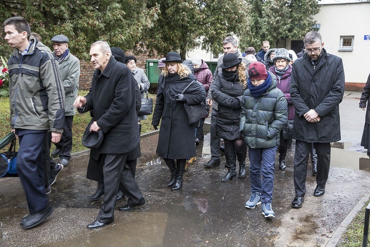 Bp Stanisław spoczął na Cmentarzu Bródzieńskim