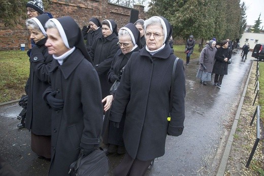 Bp Stanisław spoczął na Cmentarzu Bródzieńskim