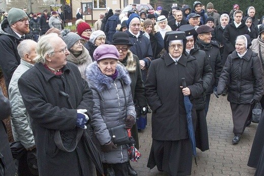 Bp Stanisław spoczął na Cmentarzu Bródzieńskim