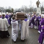 Dopełniał cierpień Chrystusa. Msza św. pogrzebowa